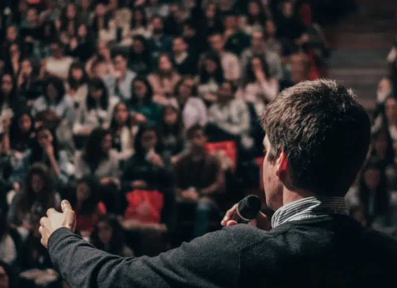 Colloquium - Guy speaking on microphone